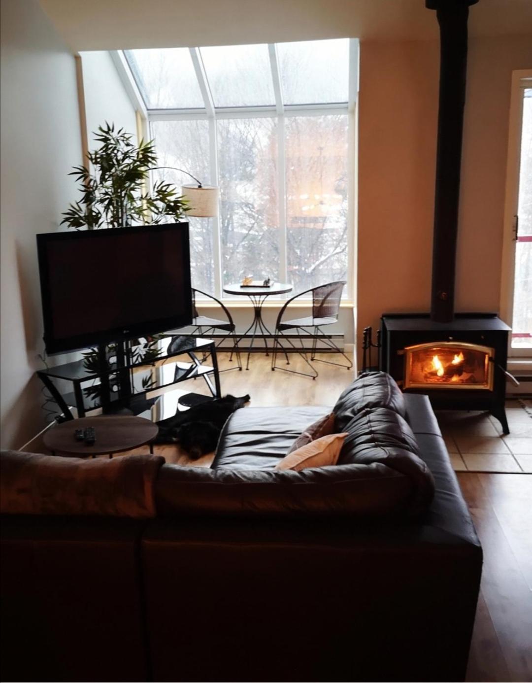Condo Sur 2 Niveaux Avec Magnifique Vue Sur La Montagne Stoneham Zewnętrze zdjęcie